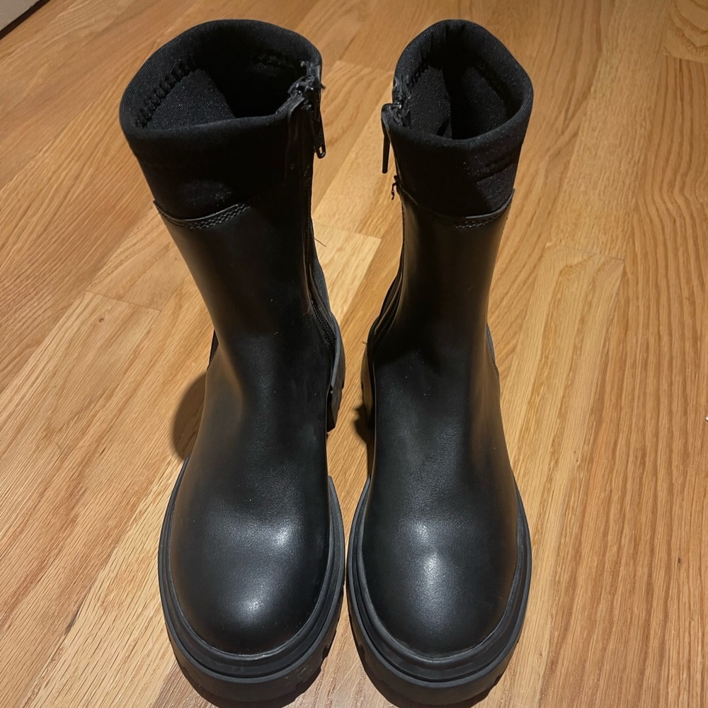 Zara Kids Sleek Black Boots 
New never worn